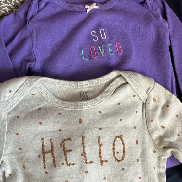 Set of 4 long sleeve onesies 18 months - Picture 2 of 7